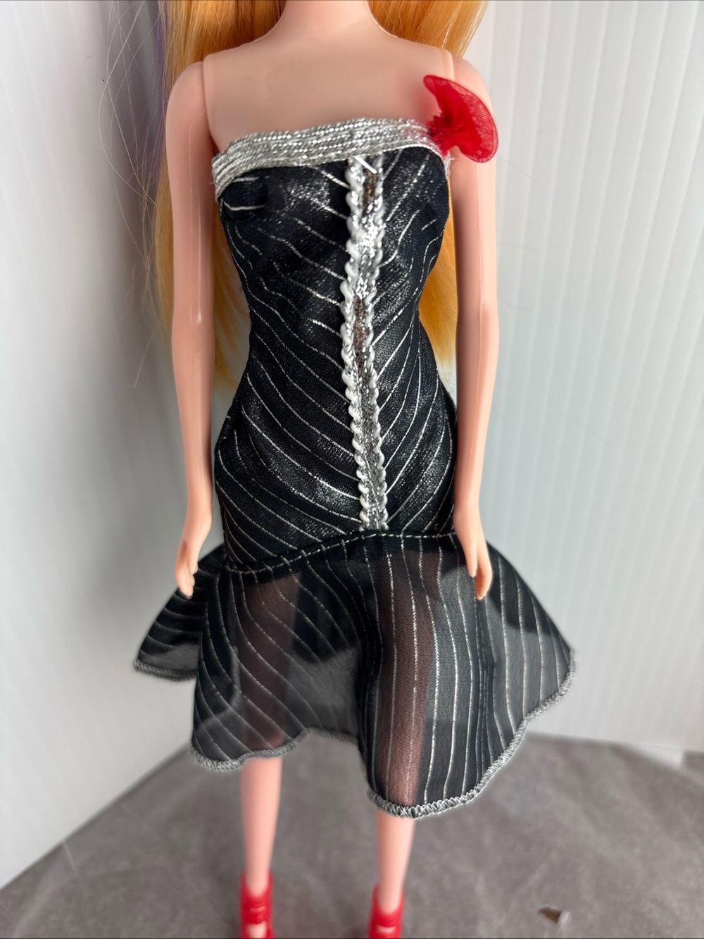 Barbie Fashion Fever Dress on Kenneth Toys Fashion Doll
